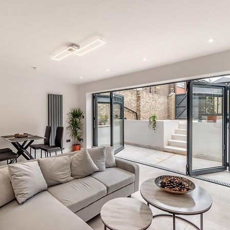 ロンドンModern Garden Flat With Private Parkingアパートメント エクステリア 写真