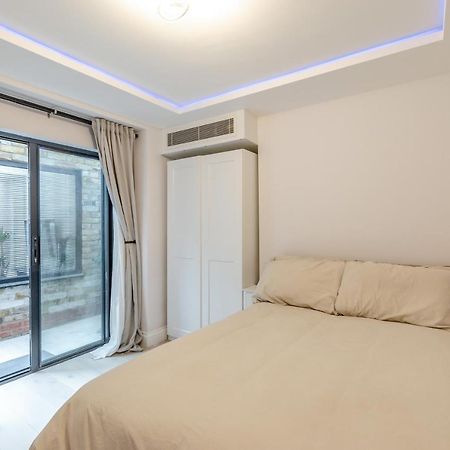 ロンドンModern Garden Flat With Private Parkingアパートメント エクステリア 写真