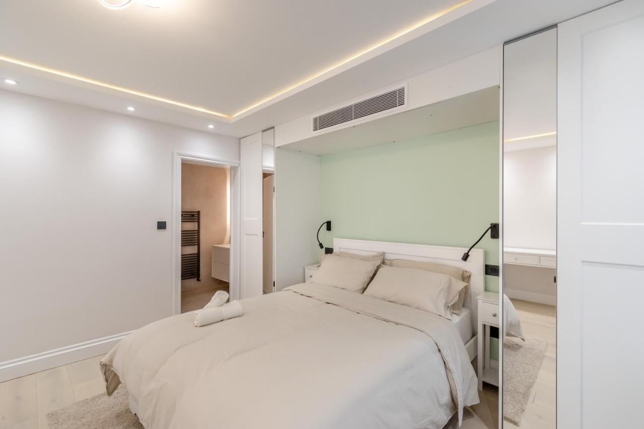 ロンドンModern Garden Flat With Private Parkingアパートメント エクステリア 写真