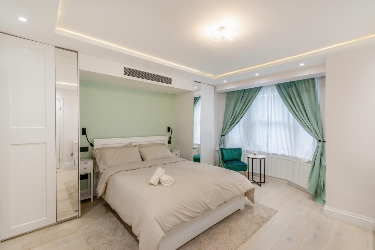 ロンドンModern Garden Flat With Private Parkingアパートメント エクステリア 写真