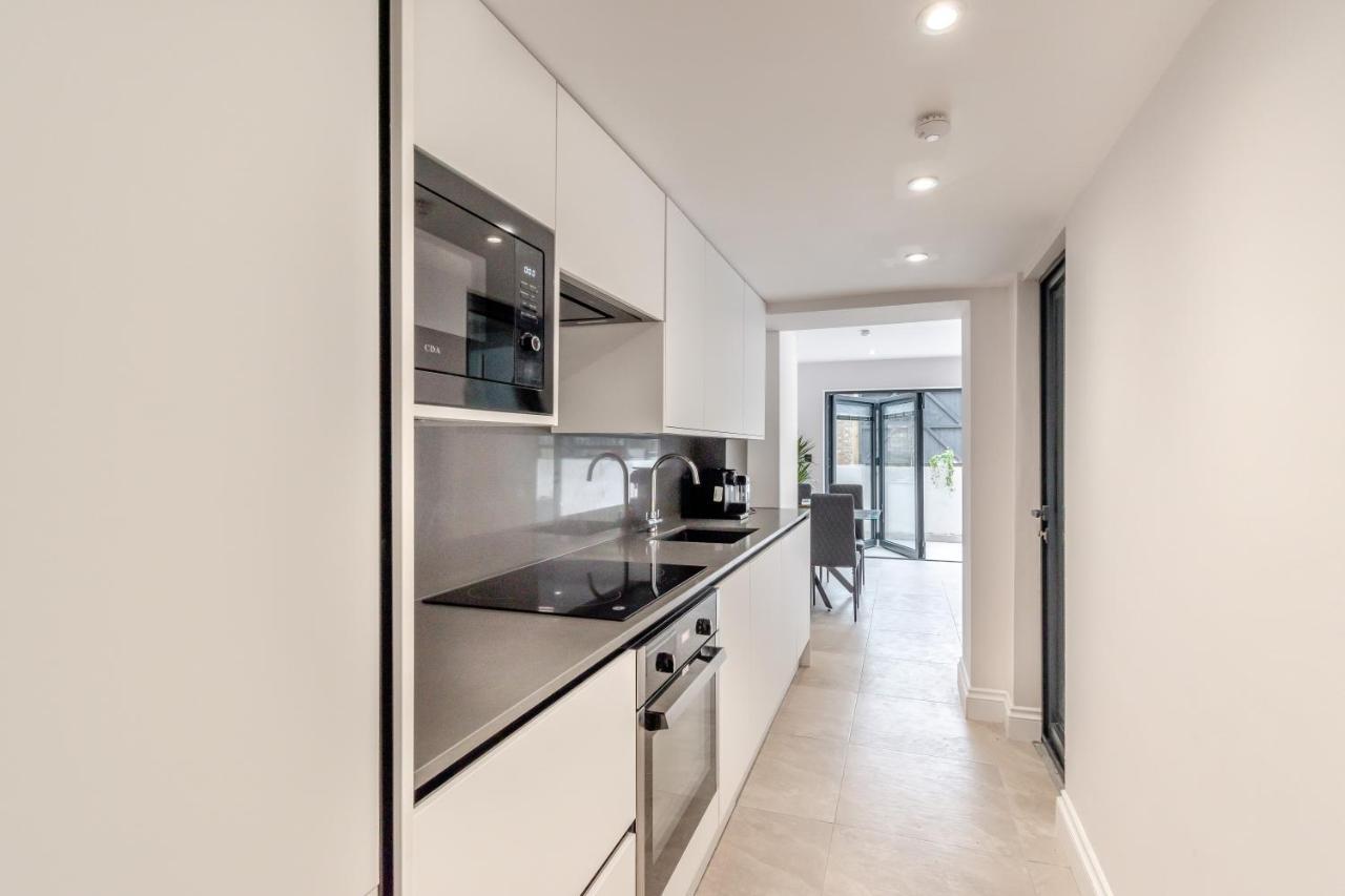 ロンドンModern Garden Flat With Private Parkingアパートメント エクステリア 写真